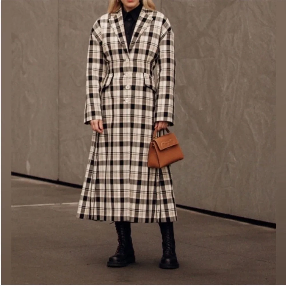 Carolina Herrera Tartan Trench Coat Size 4 cinched waist and bow detail - Picture 2 of 8
